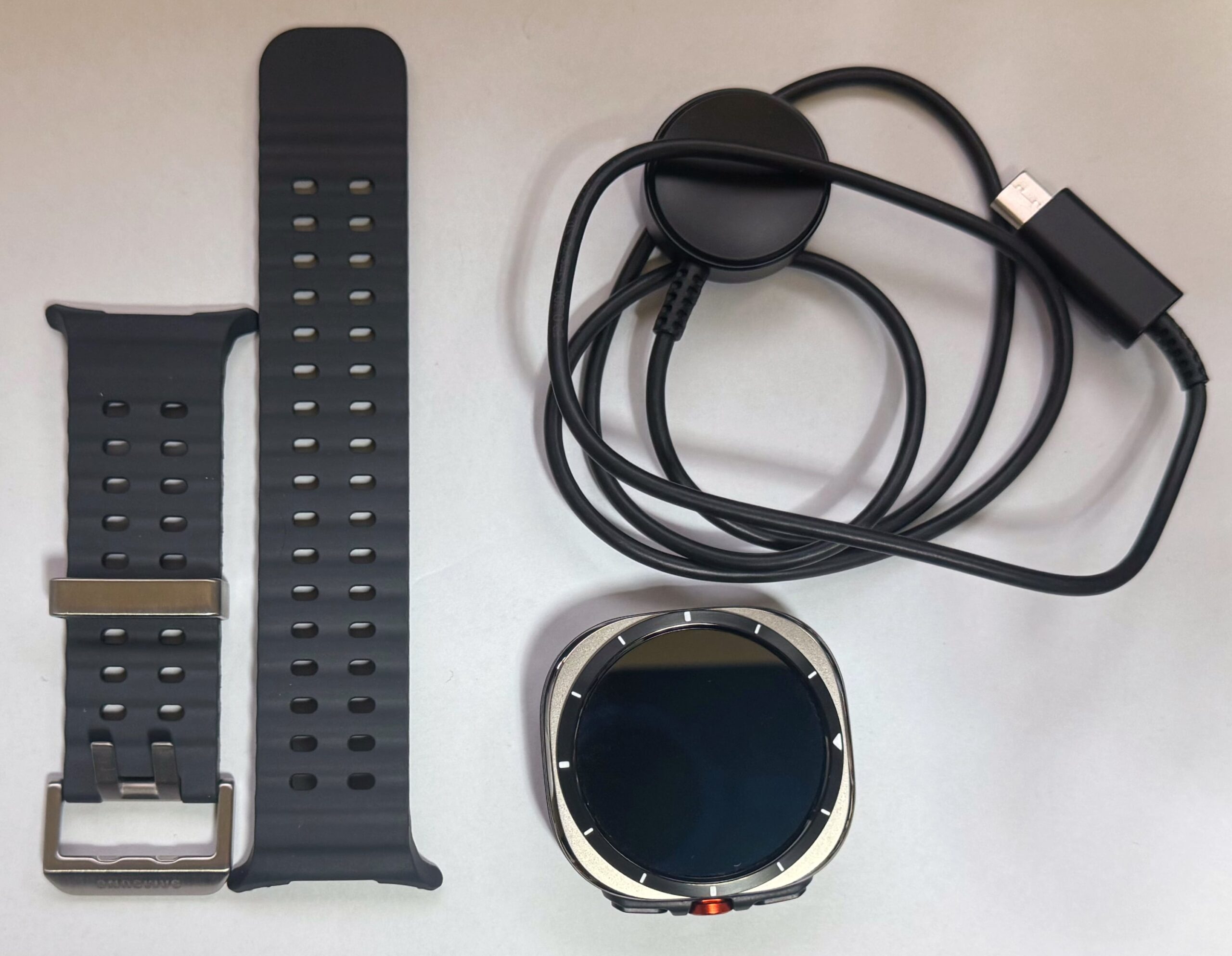 Samsung Galaxy Watch Ultra：All in Box.I Love USB-C Charger.