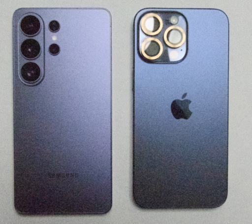 Samsung Galaxy S26 UltraとiPhone 15 ProMaxの比較：サイズは大差ありません。