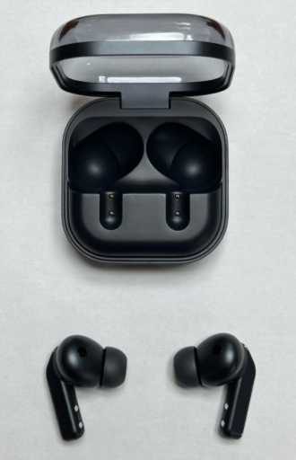 Samsung-Galaxy-Buds-Pro4 ケースとイヤホン本体：シンプルです。