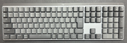 KX850FC正面：プレーンなフルキーボードです。