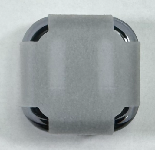 Samsung Galaxy Buds 4・本体。ペリペリに包まれています。