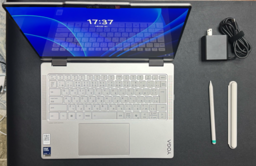 Yoga 7i 2-in-1 Gen 11 Aura Edition：PC電源投入：綺麗な画面です